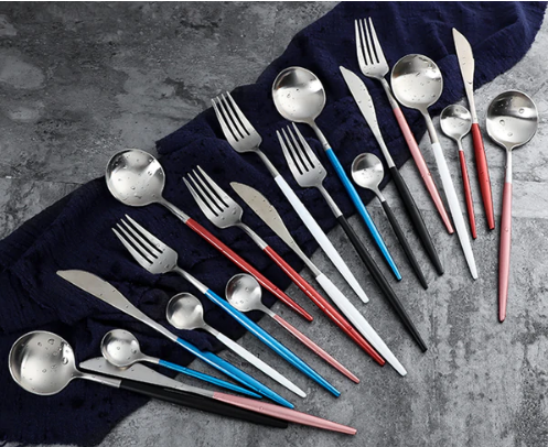 24-Piece Cutlery Set – Chic Finish for Refined Table