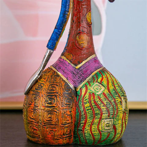 Abstraktní socha žena – elegance a modernita