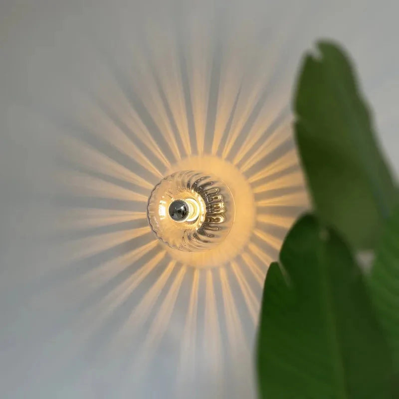 مصباح حائط تصميم - طراز اسكندنافي وإضاءة مهدئة