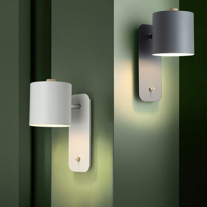 Illuminazione a Parete Moderna – Interruttore Integrato e Accensione Pratica