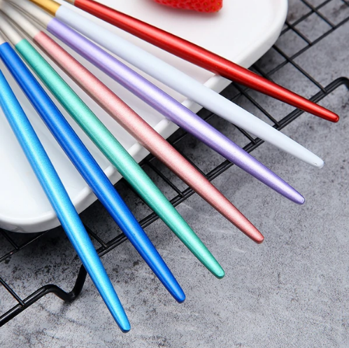 24-Piece Cutlery Set – Chic Finish for Refined Table