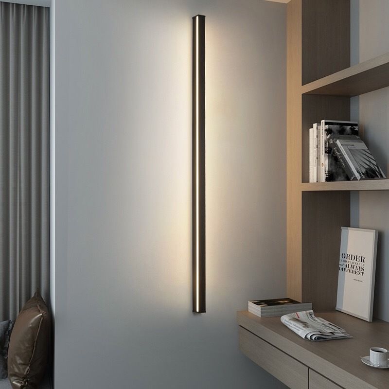 Lampe Murale LED Linéaire – Élégance Sobre Pour Intérieur Moderne