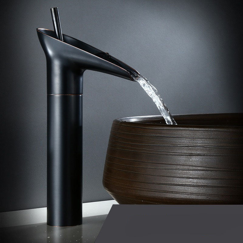 Rubinetto Cascata Bagno – Stile Antico ed Elegante