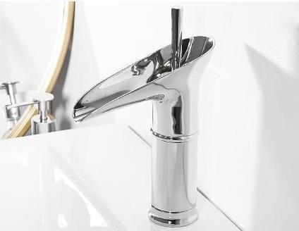 Rubinetto Cascata Bagno – Stile Antico ed Elegante