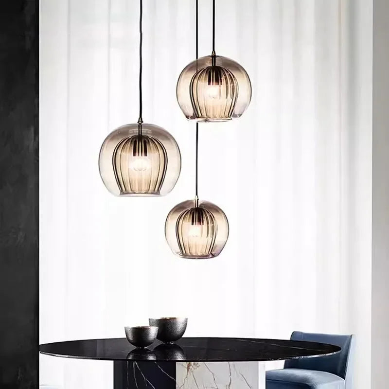 Sphère Lumineuse Moderne En Verre — Lumière Douce Et Style Raffiné