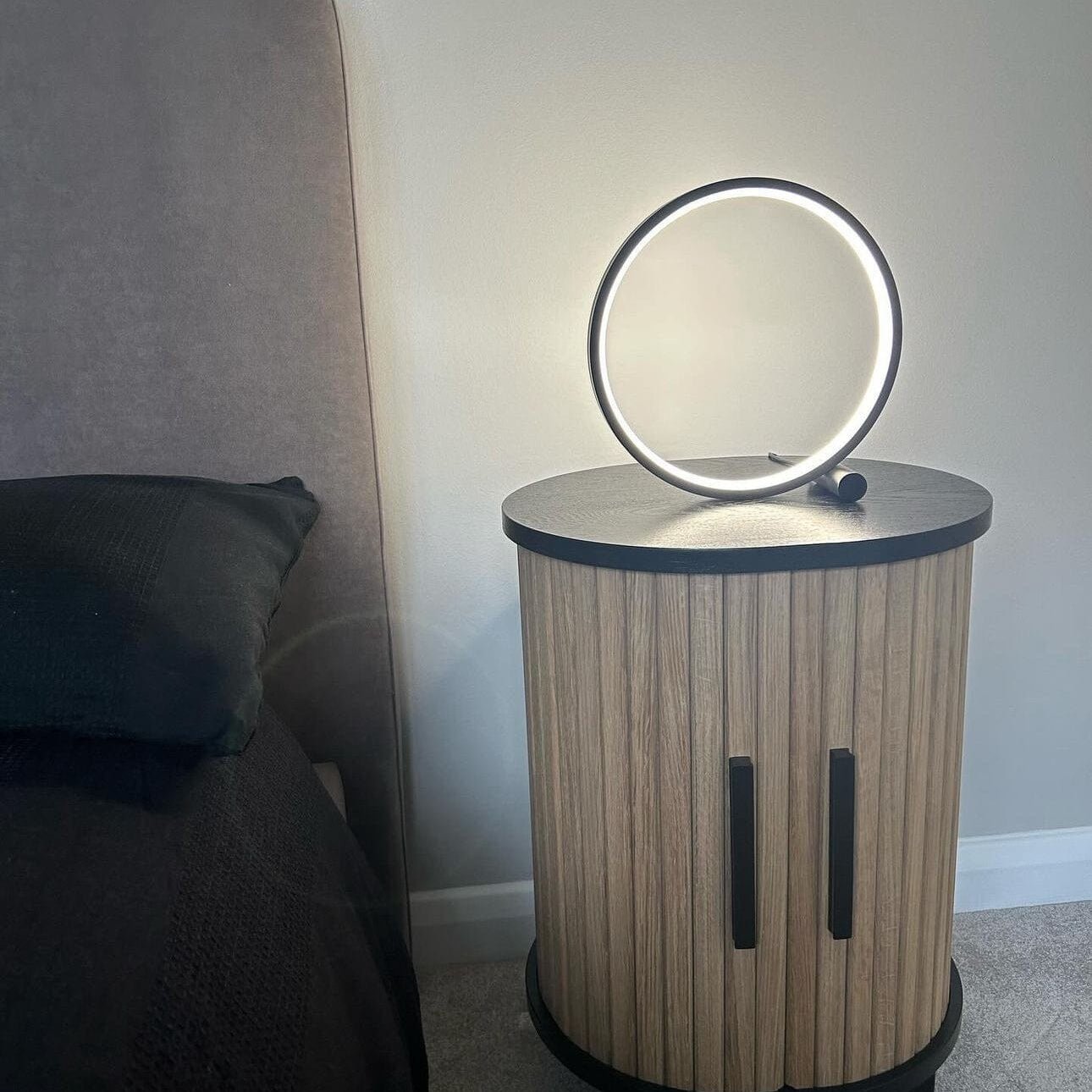 Stolová lampa s dotykovým senzorom – modernita a pohodlie 