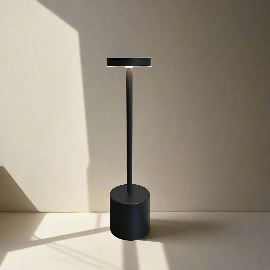 Lâmpada de Mesa LED Táctil Recarregável – Iluminação Prática e Moderna 