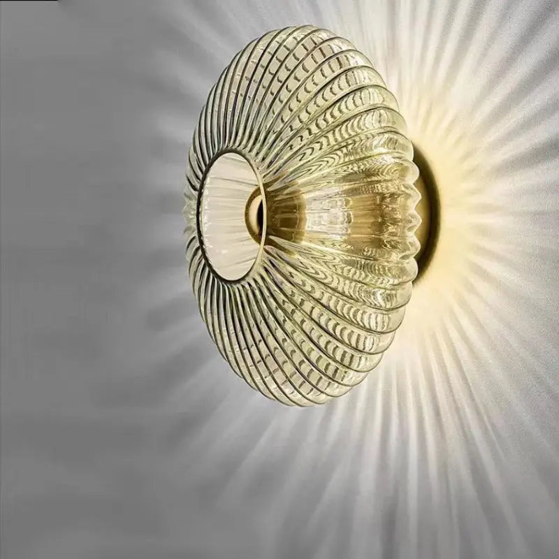 Elegancka lampa ścienna – Wyrafinowana i świetlista atmosfera 