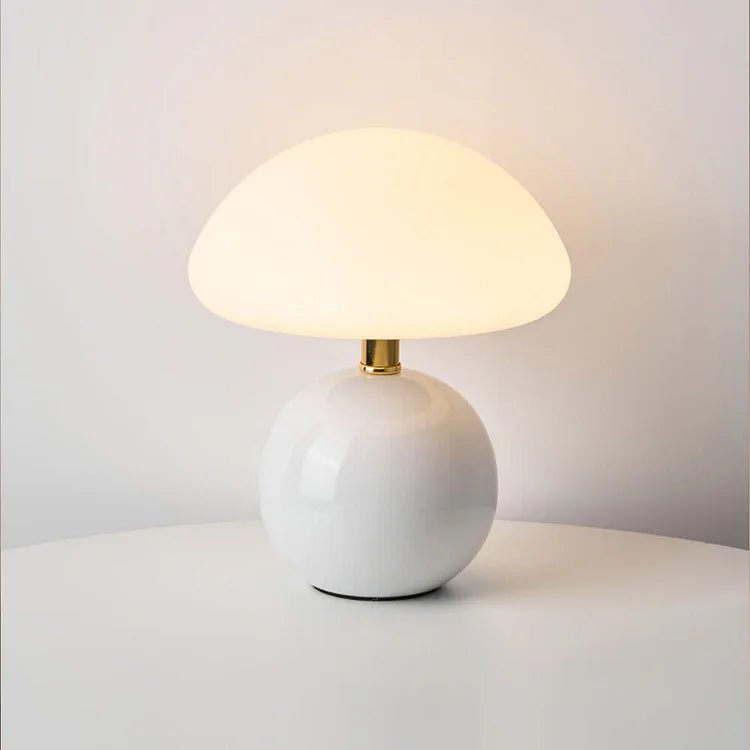 Stolní lampa ve tvaru houbě – elegance a originalita 