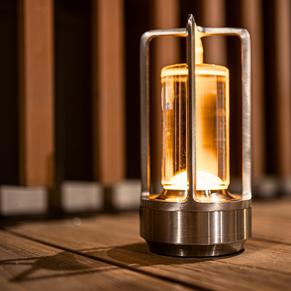 Genopladelig Bordlampe – Blødt Lys Og Tidløst Design 