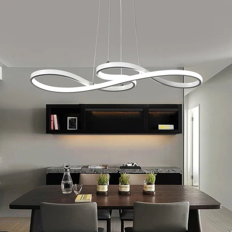 Nowoczesny żyrandol LED w kształcie pierścieni – elegancki i futurystyczny design 