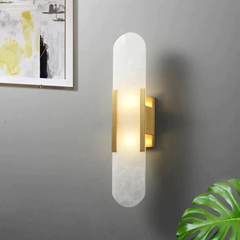 Mustakultainen LED-seinävalaisin – Moderni eleganssi ja tyylikäs muotoilu 