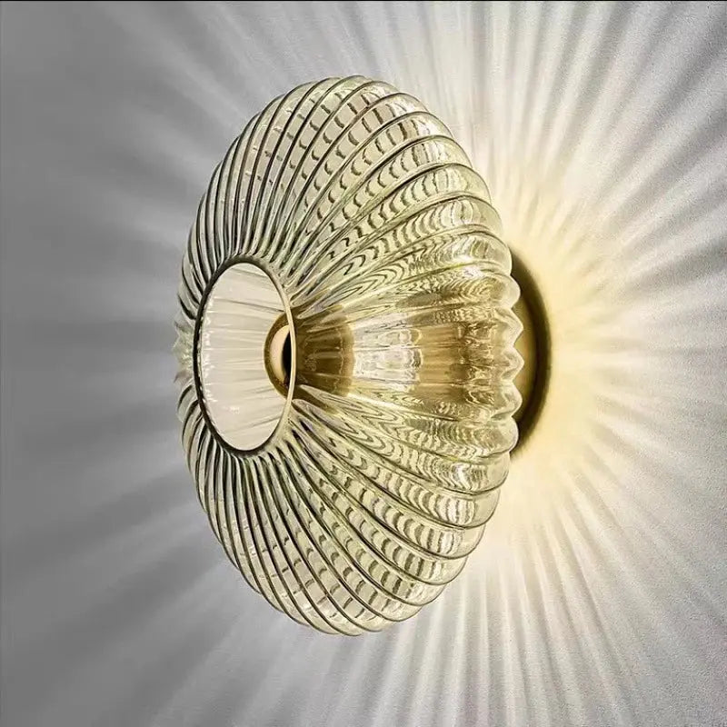 Elegancka lampa ścienna – Wyrafinowana i świetlista atmosfera 