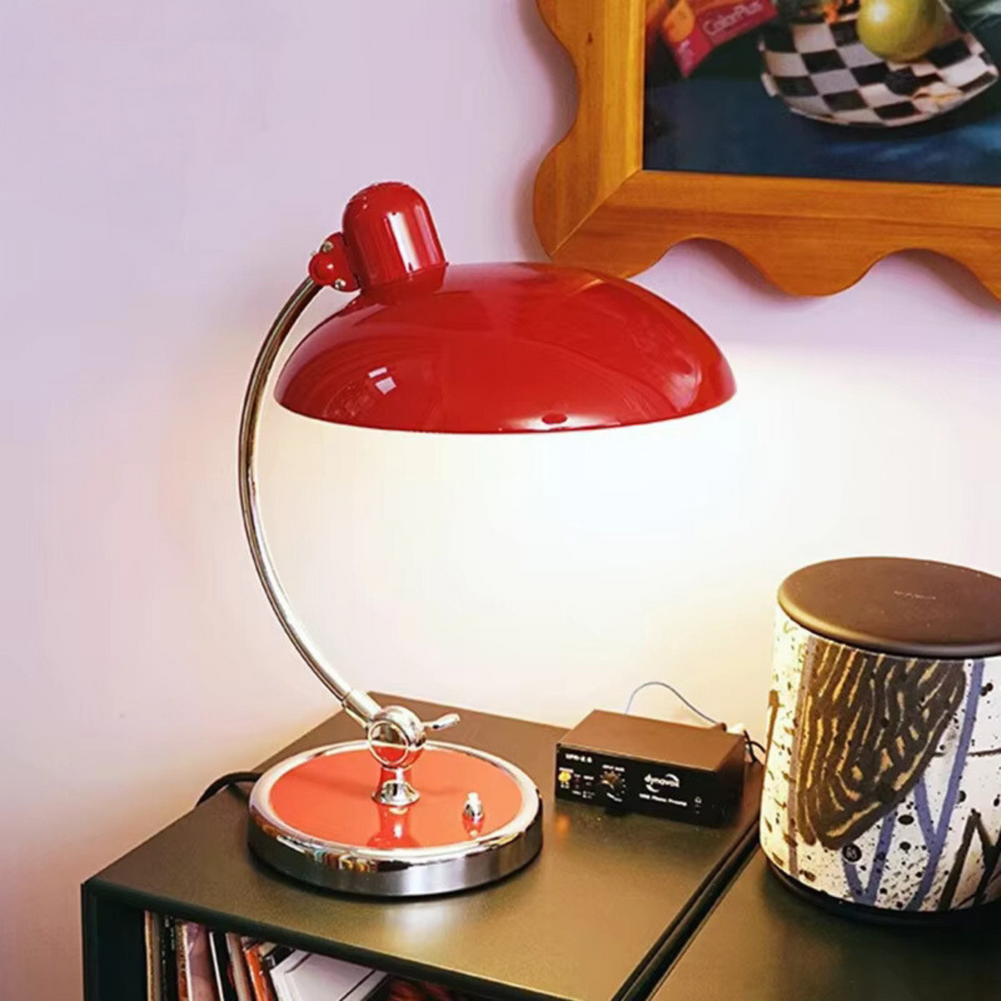 Moderne Skrivebordslampe – Elegant Stil Og Solid Struktur 