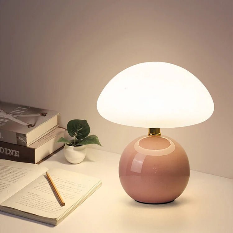 Stolní lampa ve tvaru houbě – elegance a originalita 