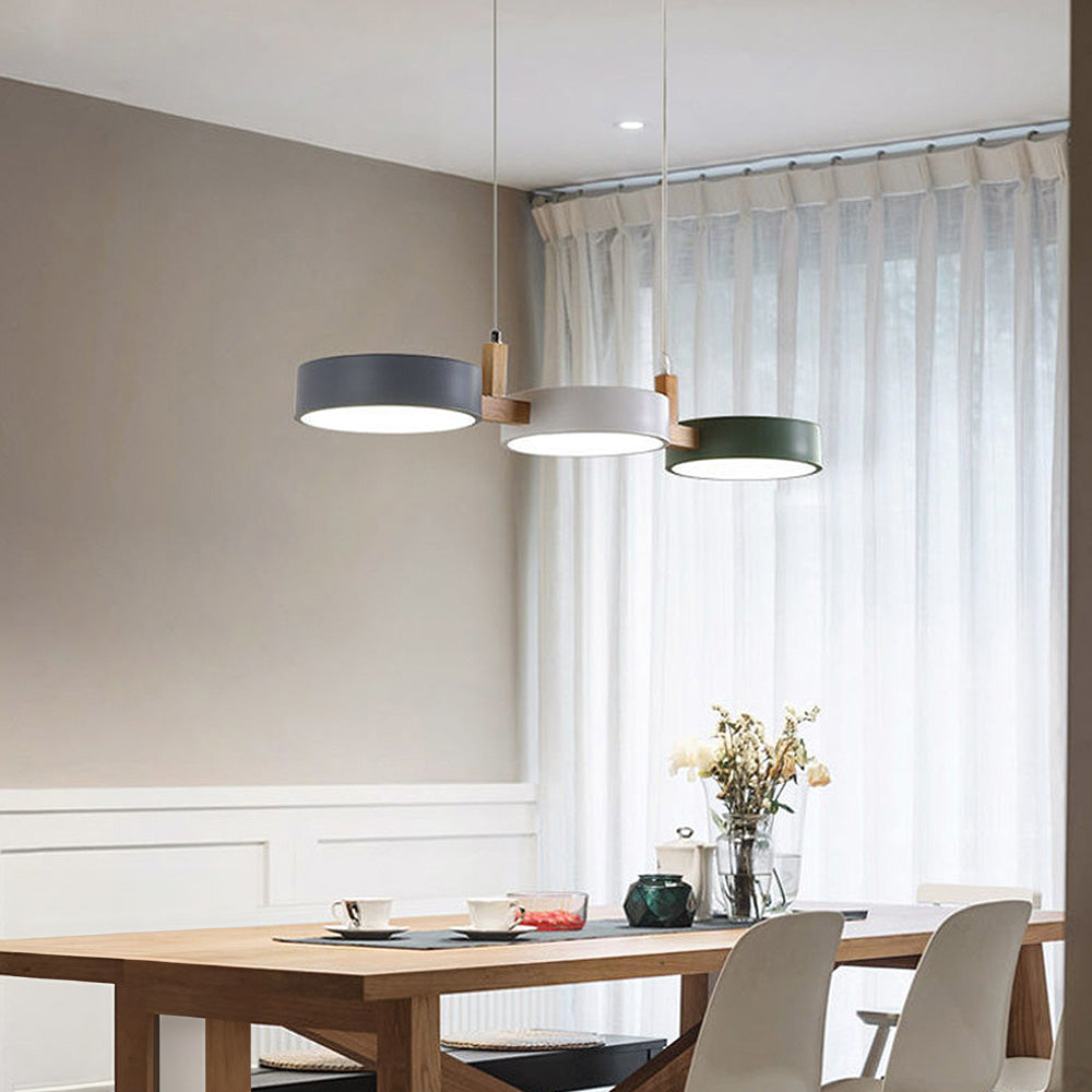 Modern Hängande Belysning i Metall – Elegant Design och Trendig Belysning 