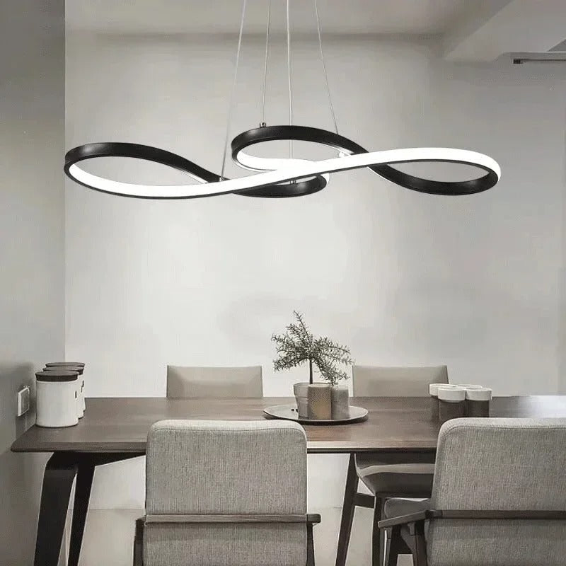 Nowoczesny żyrandol LED w kształcie pierścieni – elegancki i futurystyczny design 