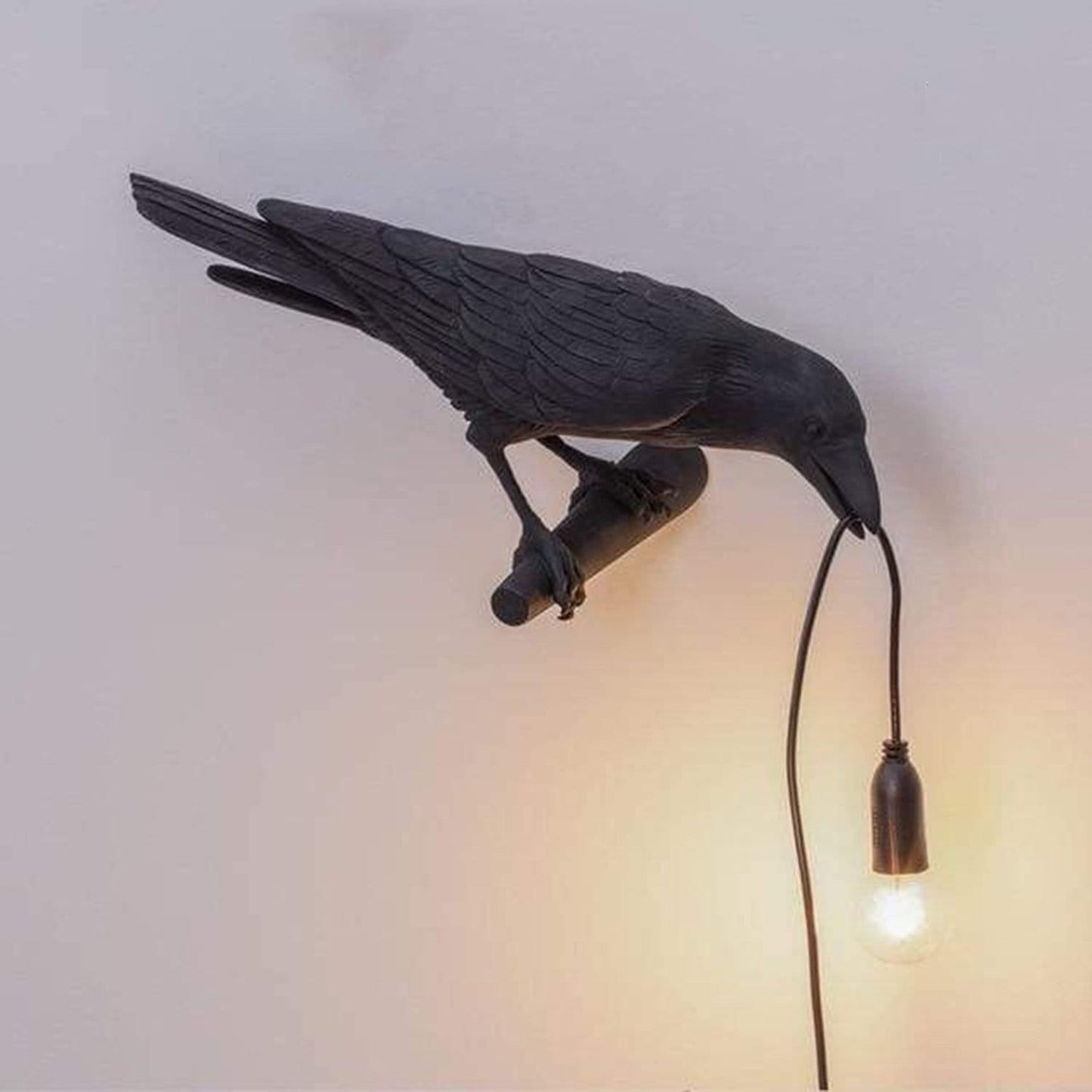 Lampada Decorativa — Corvo per un Atmosfera Misteriosa 