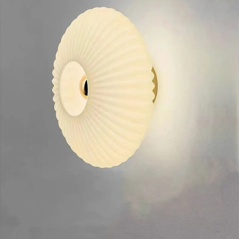 Elegancka lampa ścienna – Wyrafinowana i świetlista atmosfera 