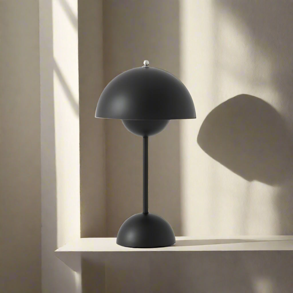 Prenosná stolná lampa – moderný dizajn a nomádské osvetlenie 