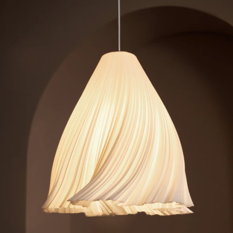 Plafoniera in Tessuto Ondulato – Stile Chic e Arieggiato 