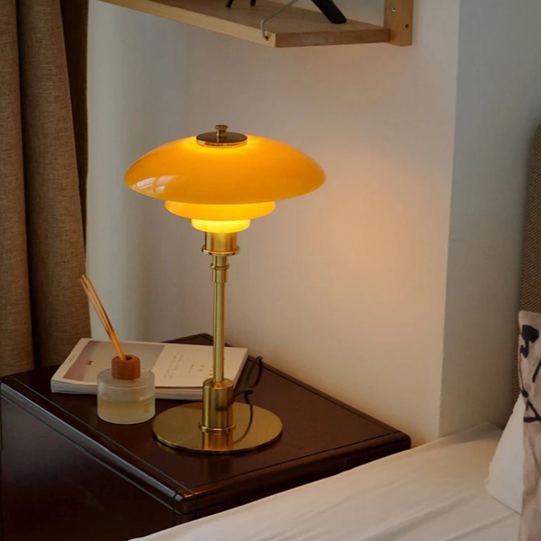 مصباح طاولة LED بأسلوب اسكندنافي – ضوء ناعم وعصري 