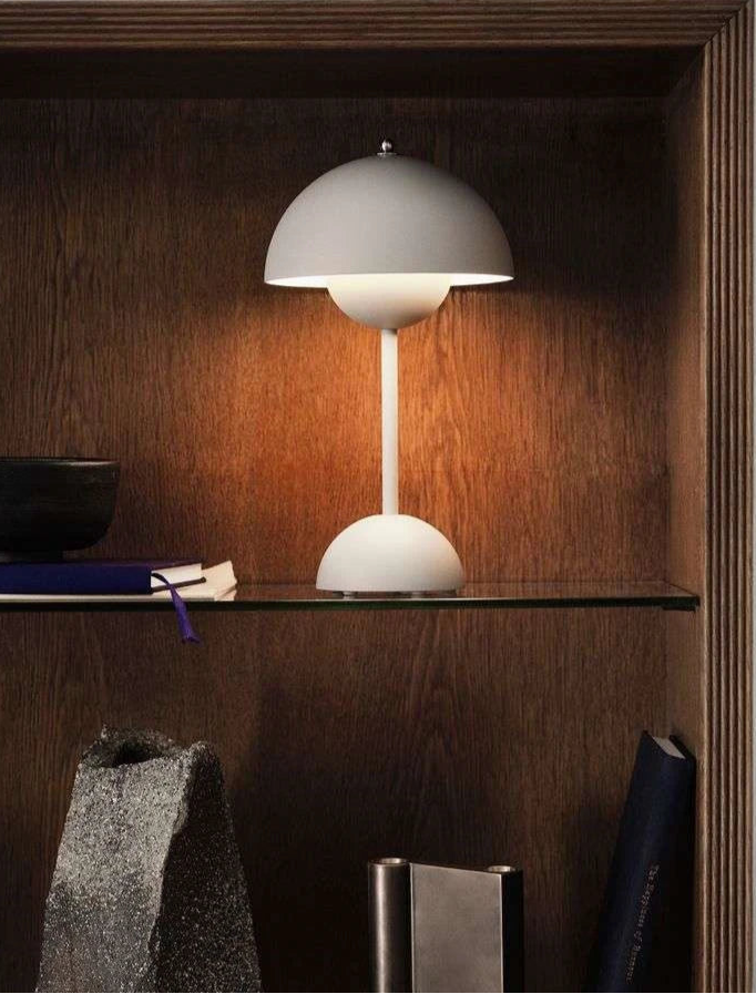 Prenosná stolná lampa – moderný dizajn a nomádské osvetlenie 