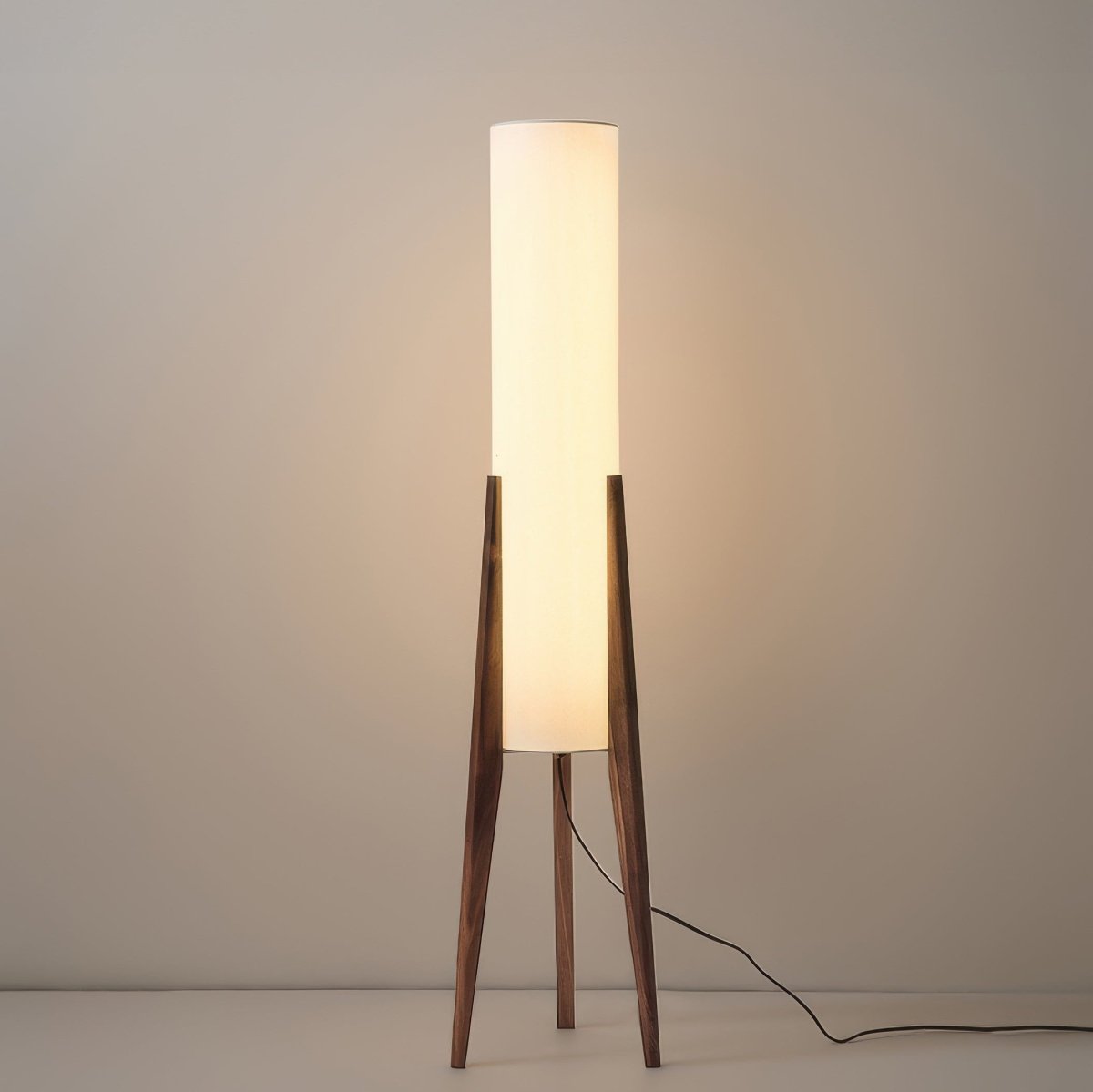 Lâmpada de Pé – Elegância Moderna 