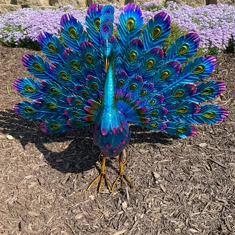 Sculptură Păun Majestuos – Simbol De Frumusețe Și Prestigiu 