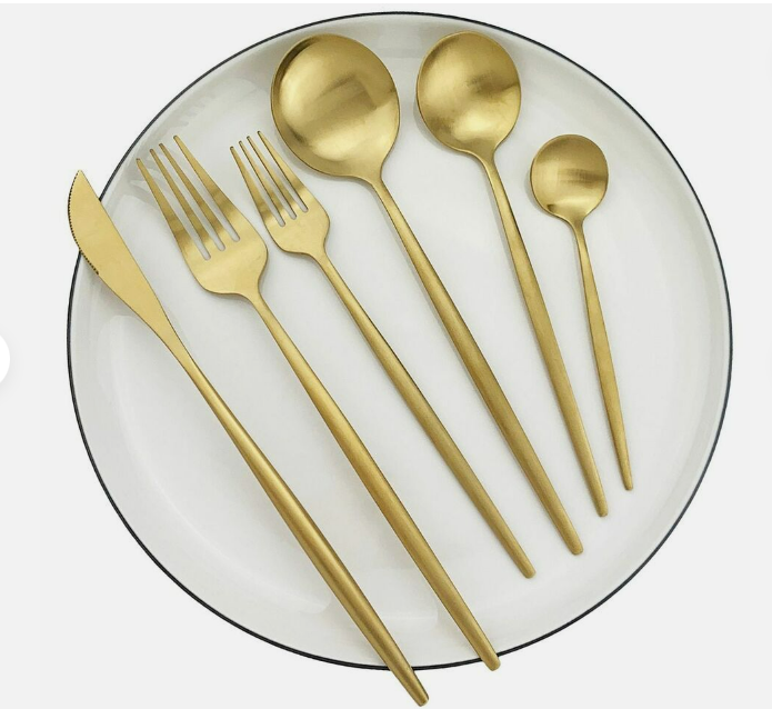 Ensemble De Couverts – Style Épuré Et Fonctionnel