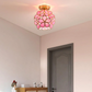 Stropní svítidlo ve tvaru květiny – jemný a moderní design 