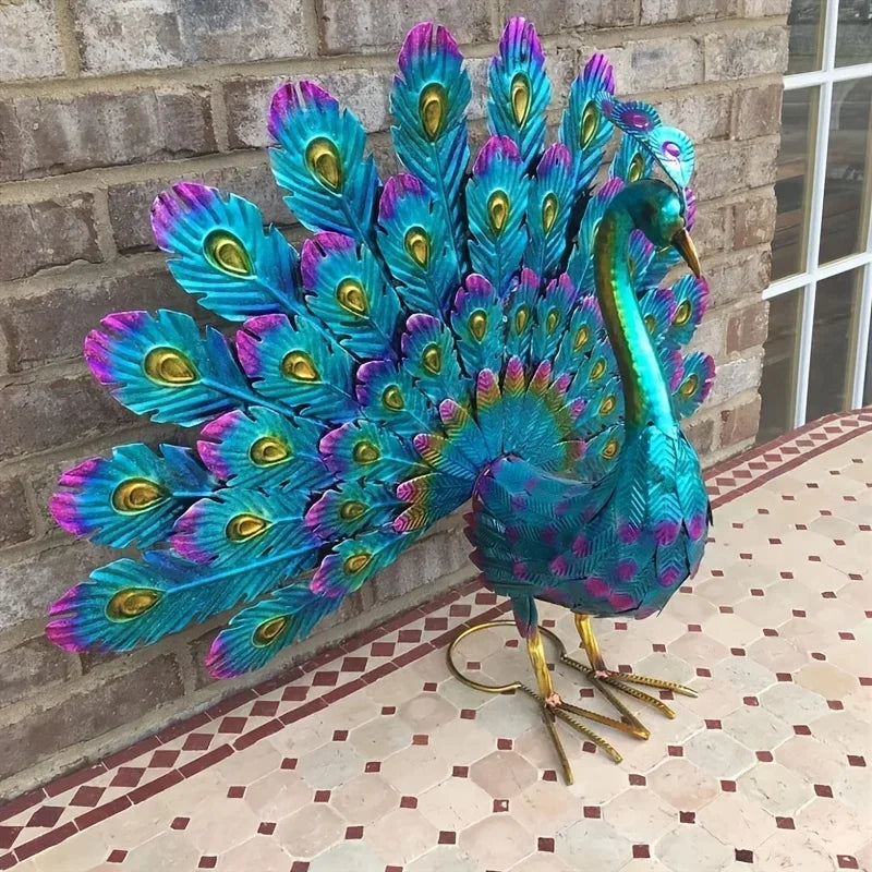 Sculptură Păun Majestuos – Simbol De Frumusețe Și Prestigiu 