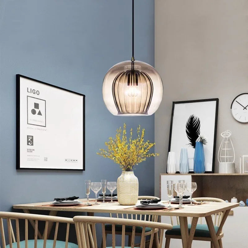 Moderne Glaskugel - Sanftes Licht Und Raffinierter Stil